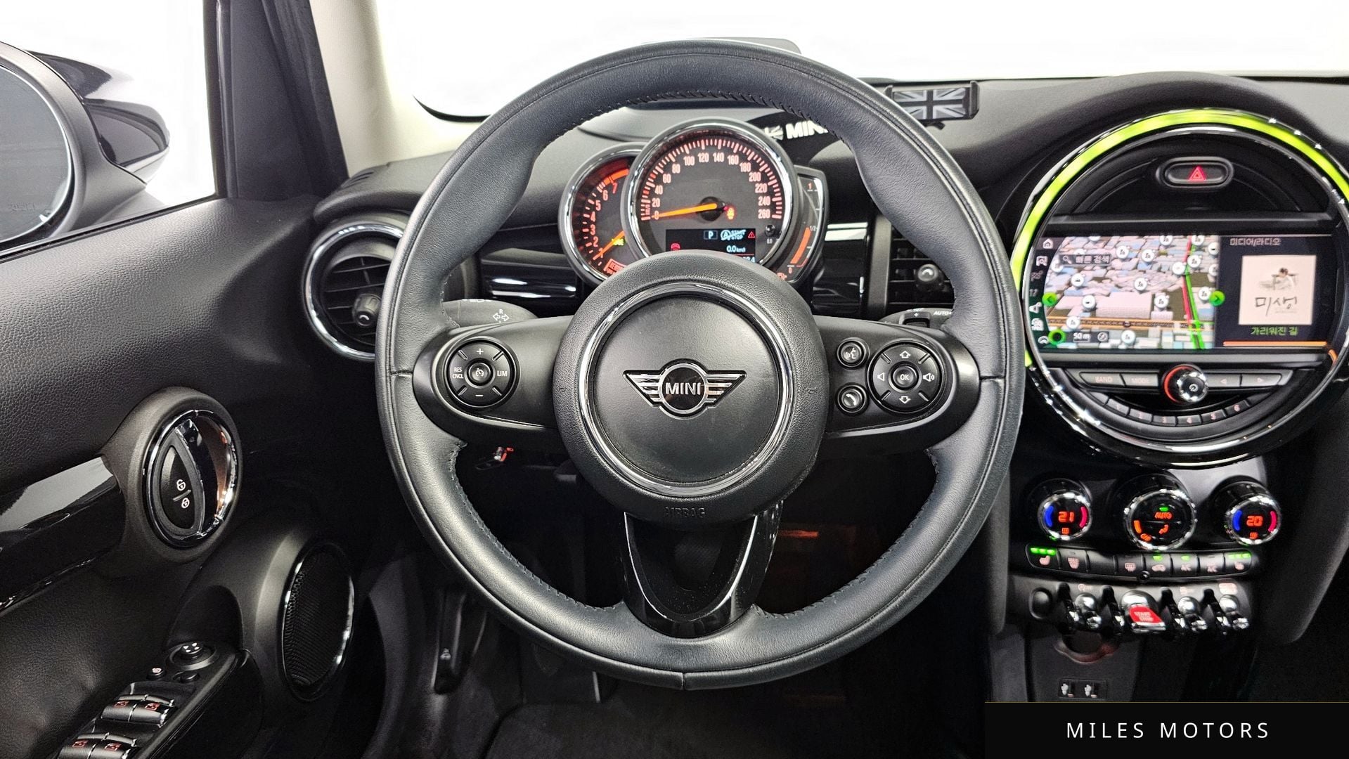 MINI Cooper 2020 — миниатюра 13