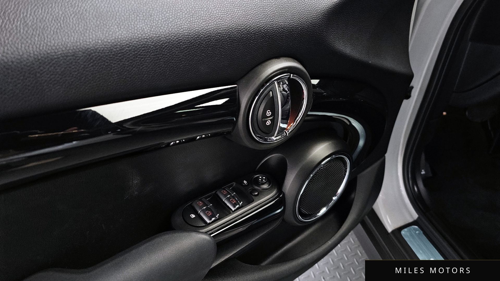 MINI Cooper 2020 — миниатюра 18