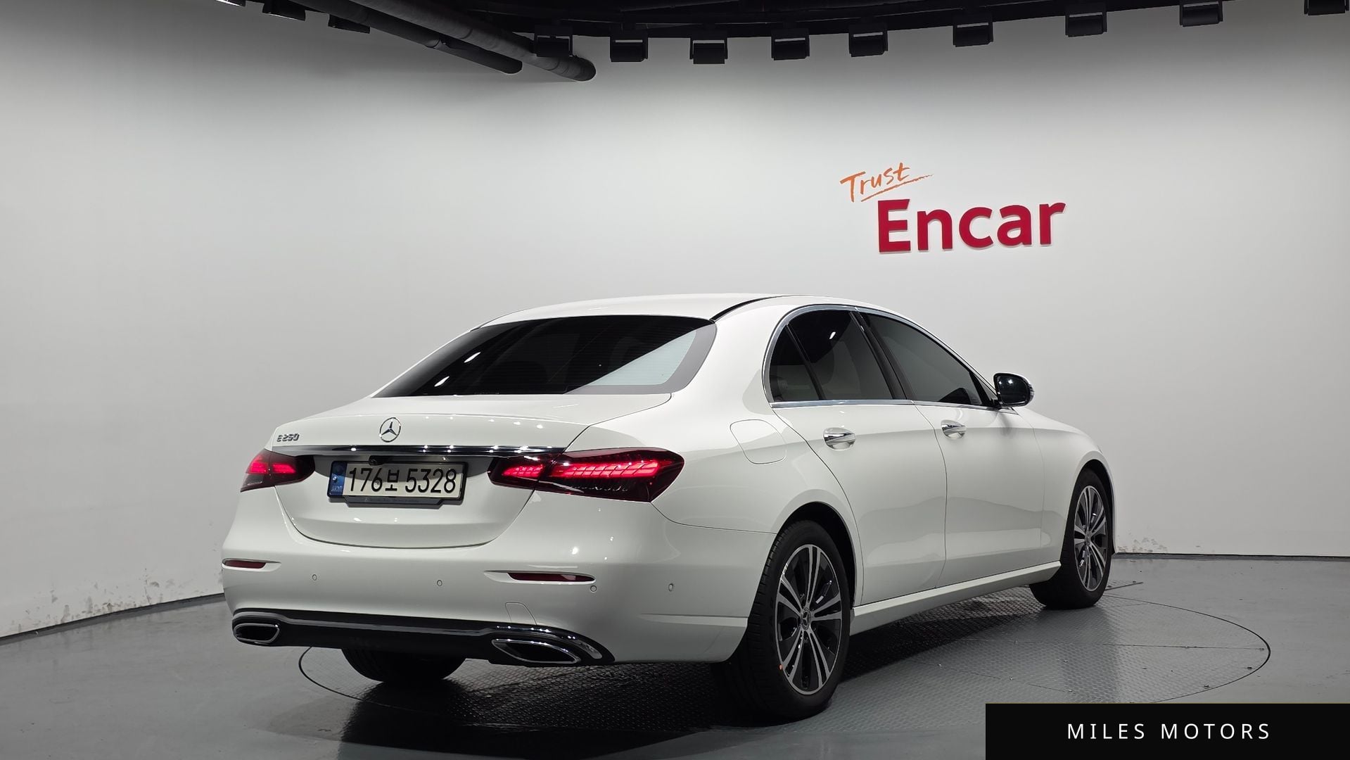 Mercedes-Benz E-Class W213 2021 — миниатюра 2