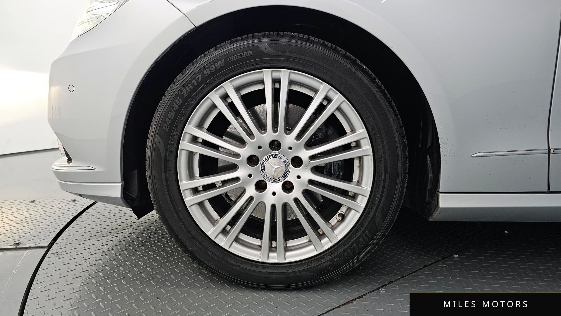 Mercedes-Benz E-Class W212 2010 — миниатюра 5