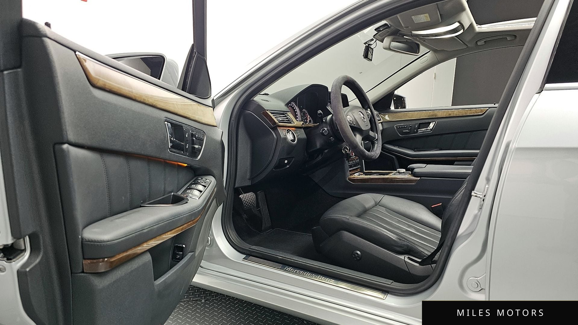 Mercedes-Benz E-Class W212 2010 — миниатюра 10