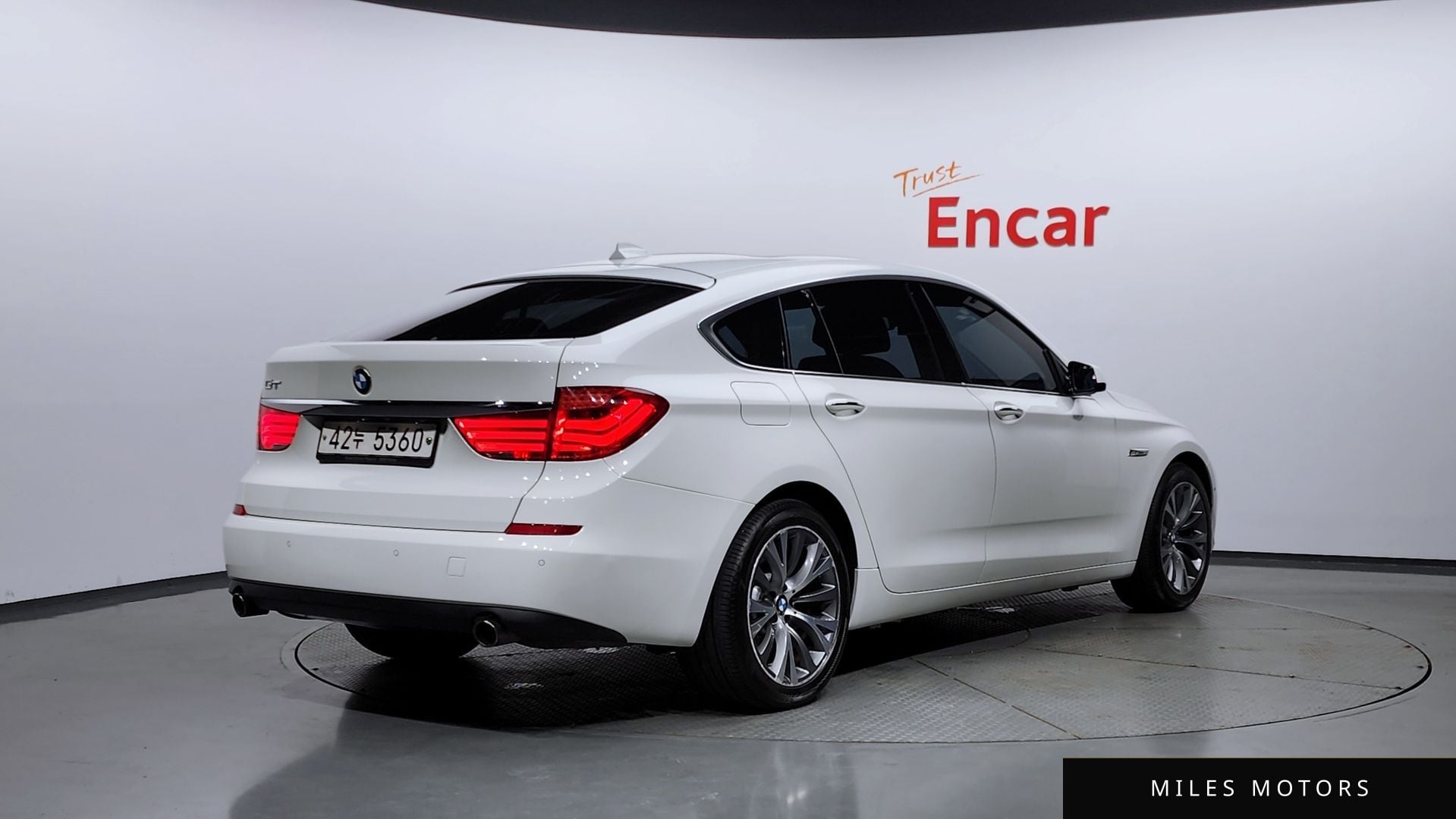 BMW 5 Series GT (F07) 2010 — миниатюра 2