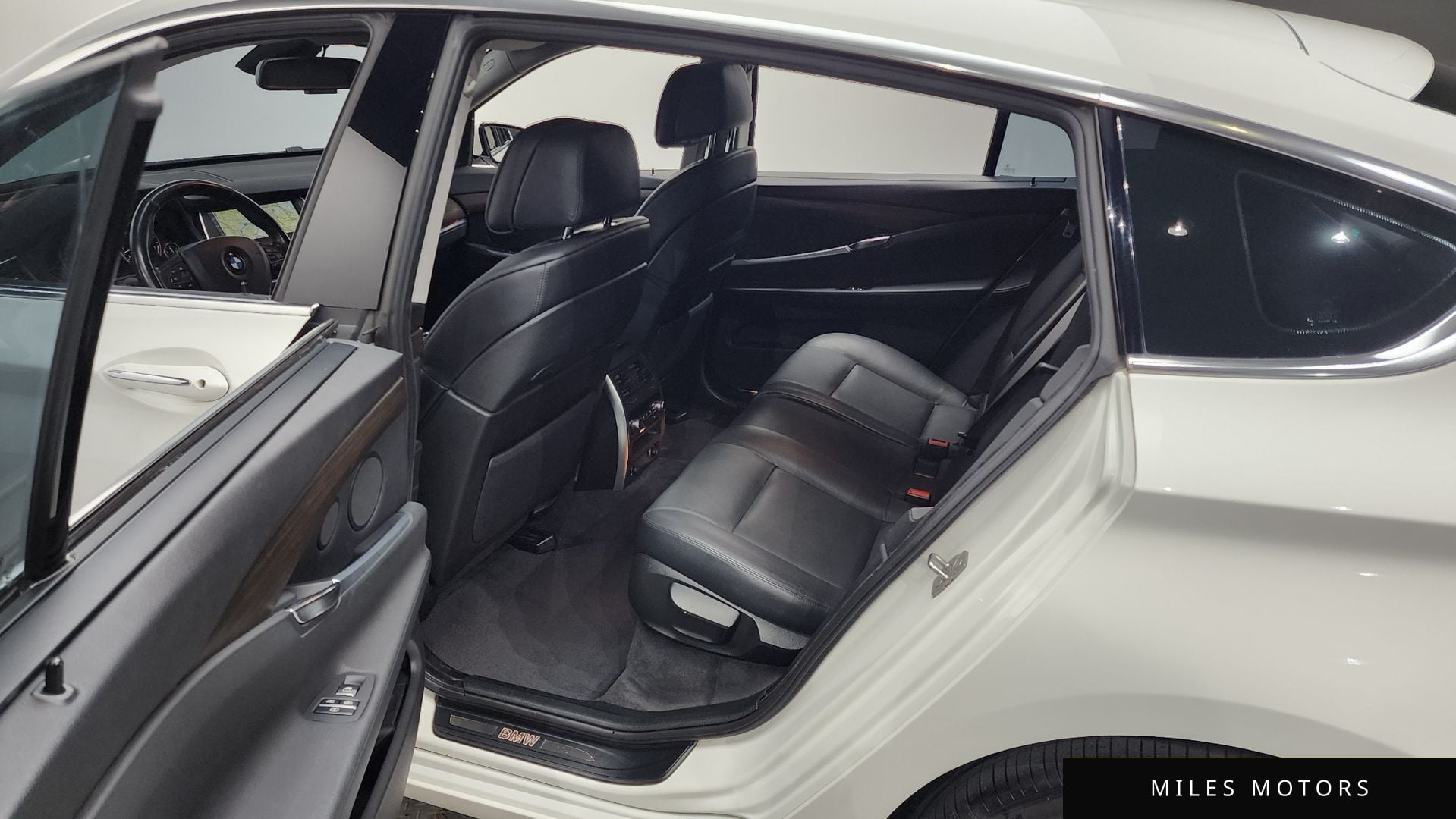 BMW 5 Series GT (F07) 2010 — миниатюра 11
