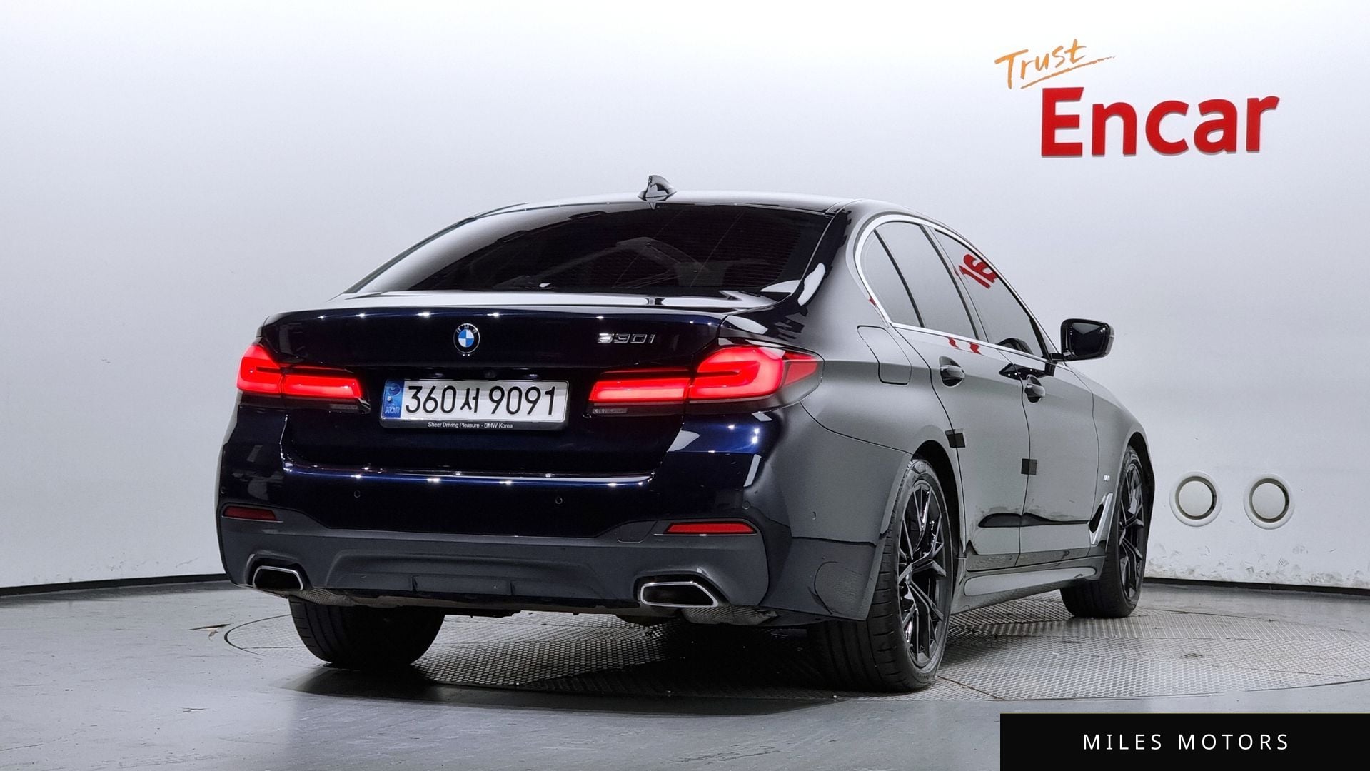 BMW 5 Series (G30) 2021 — миниатюра 2