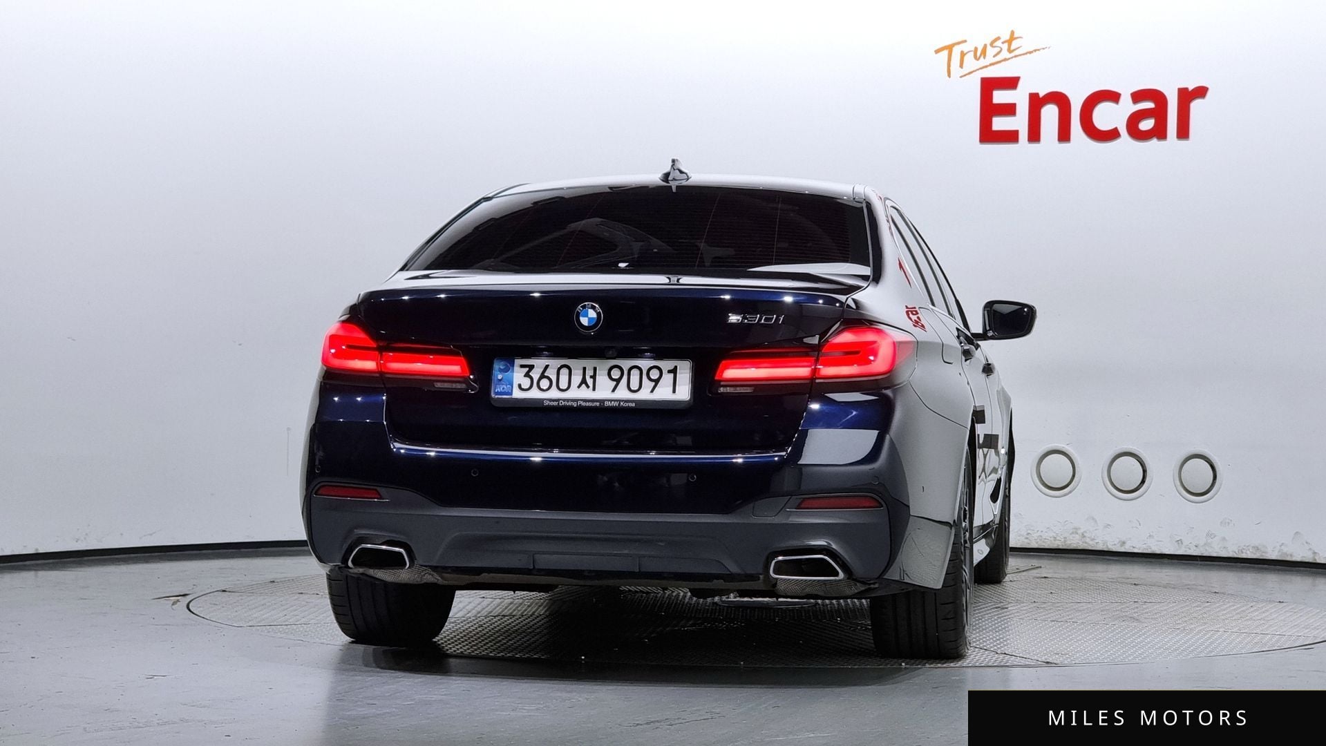 BMW 5 Series (G30) 2021 — миниатюра 4
