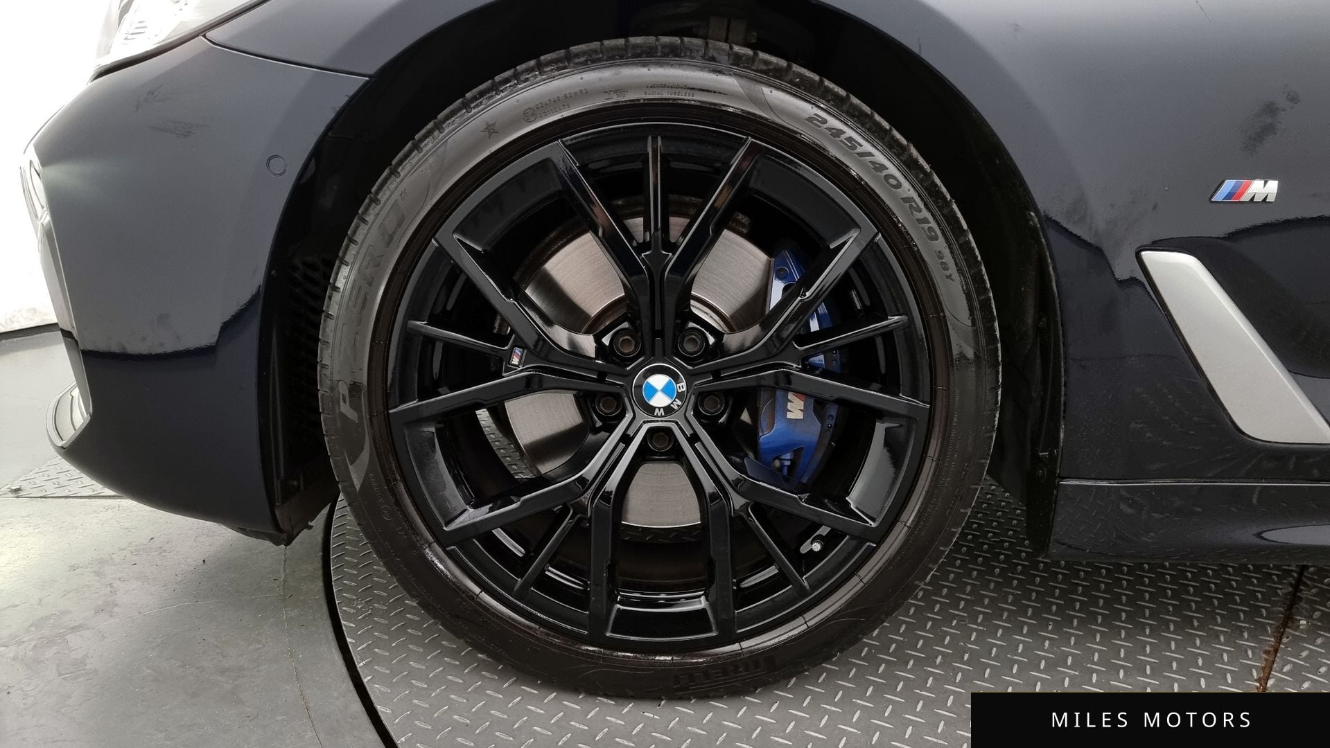 BMW 5 Series (G30) 2021 — миниатюра 5