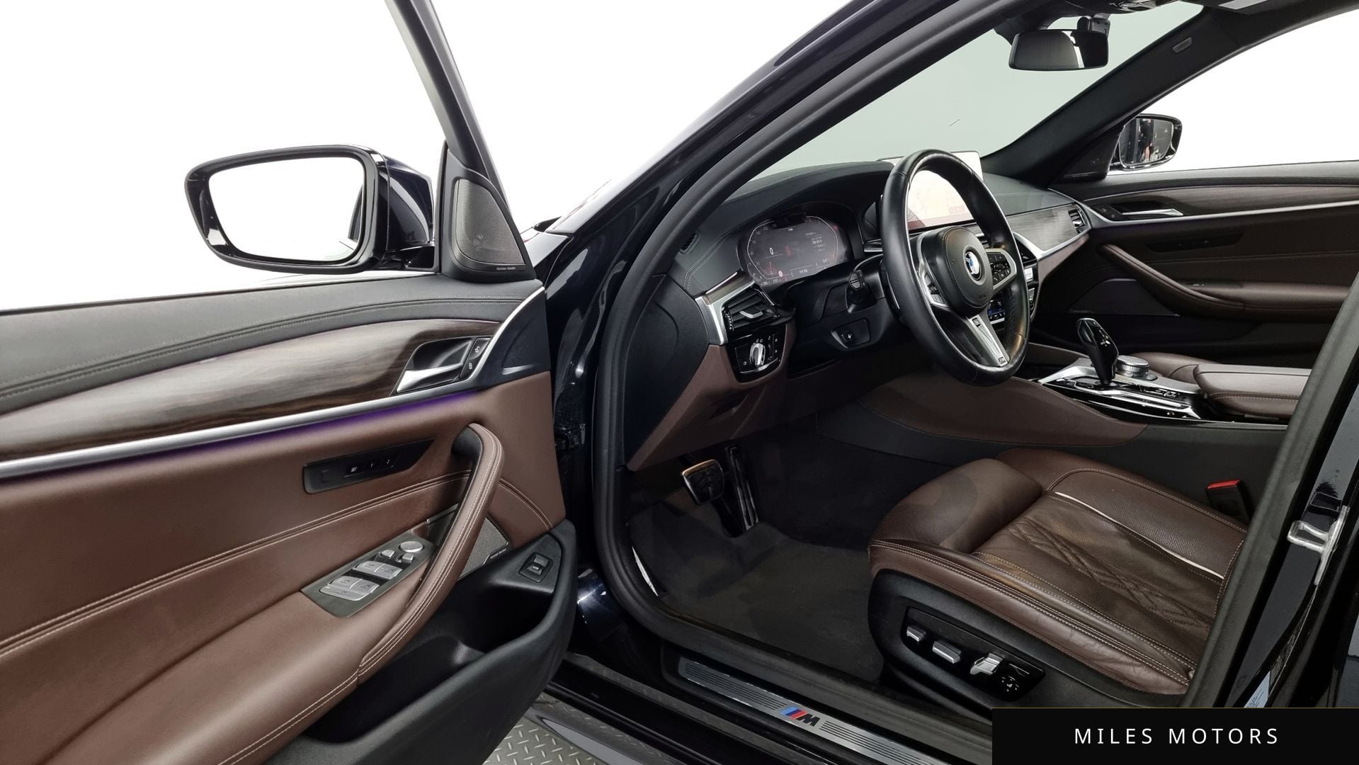 BMW 5 Series (G30) 2021 — миниатюра 10