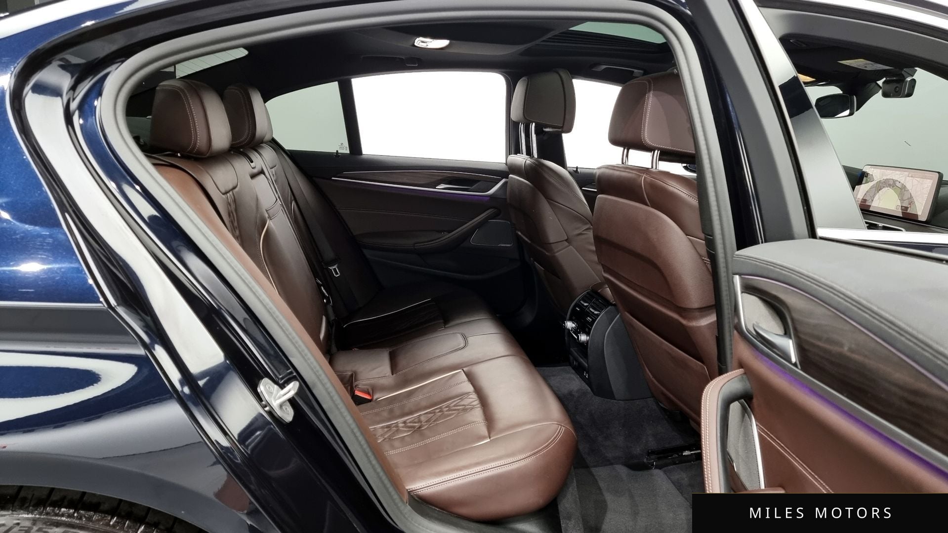 BMW 5 Series (G30) 2021 — миниатюра 12