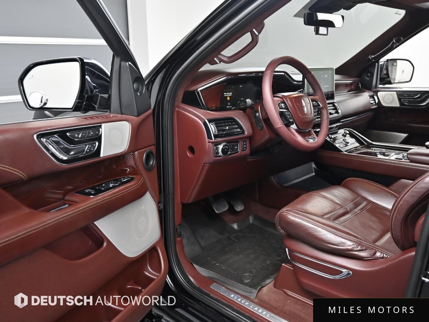 Lincoln Navigator 2020 — миниатюра 11