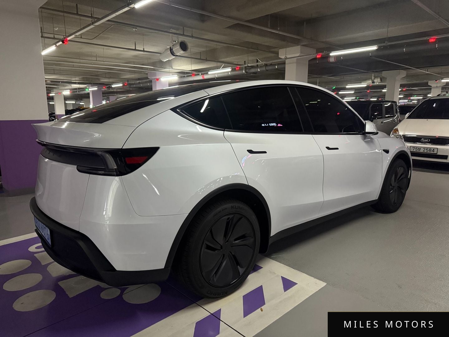 Tesla Model Y 2025 — миниатюра 5