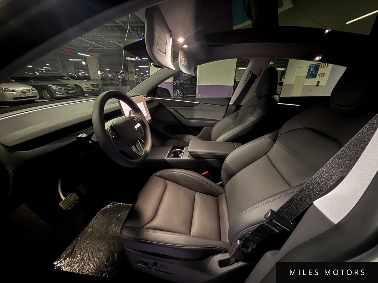 Tesla Model Y 2025 — миниатюра 8