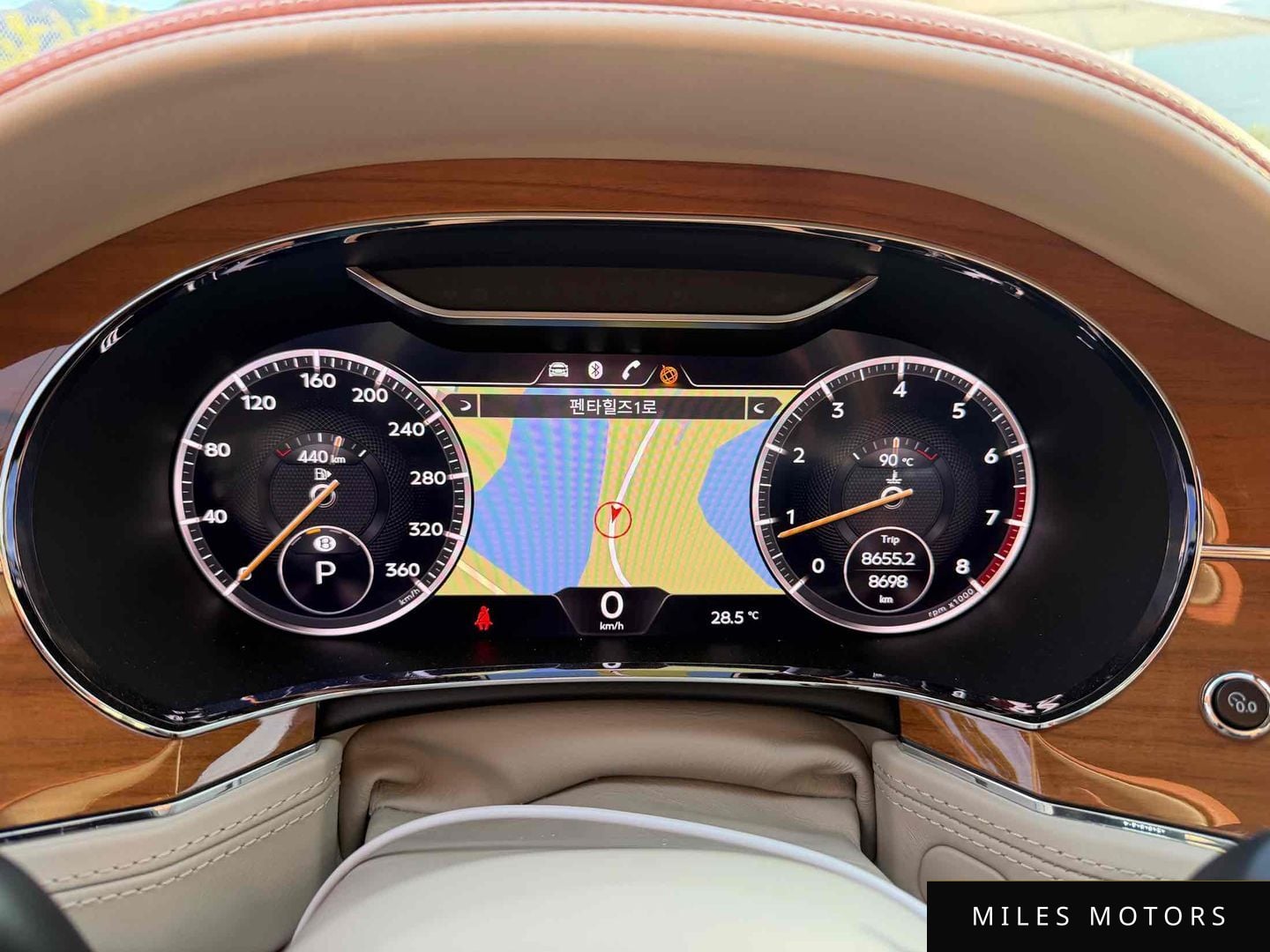 Bentley Continental GT 2023 — миниатюра 8