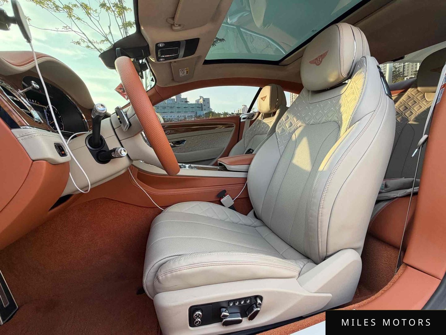 Bentley Continental GT 2023 — миниатюра 10