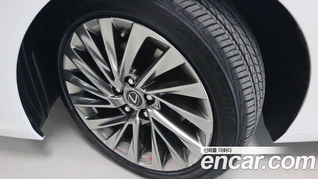 Лексус ES300h 2025 — миниатюра 5