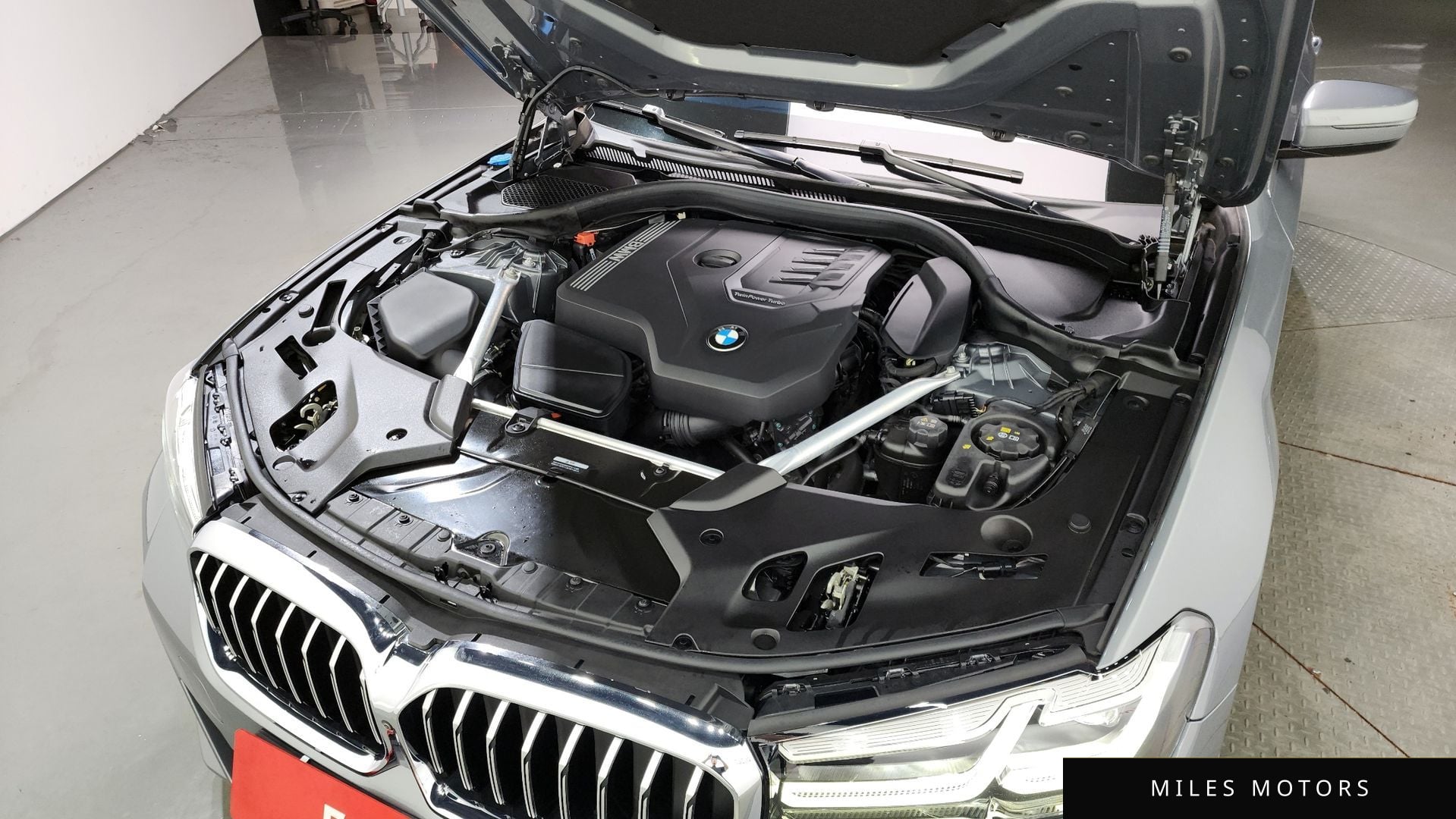 BMW 5 Series (G30) 2023 — миниатюра 6