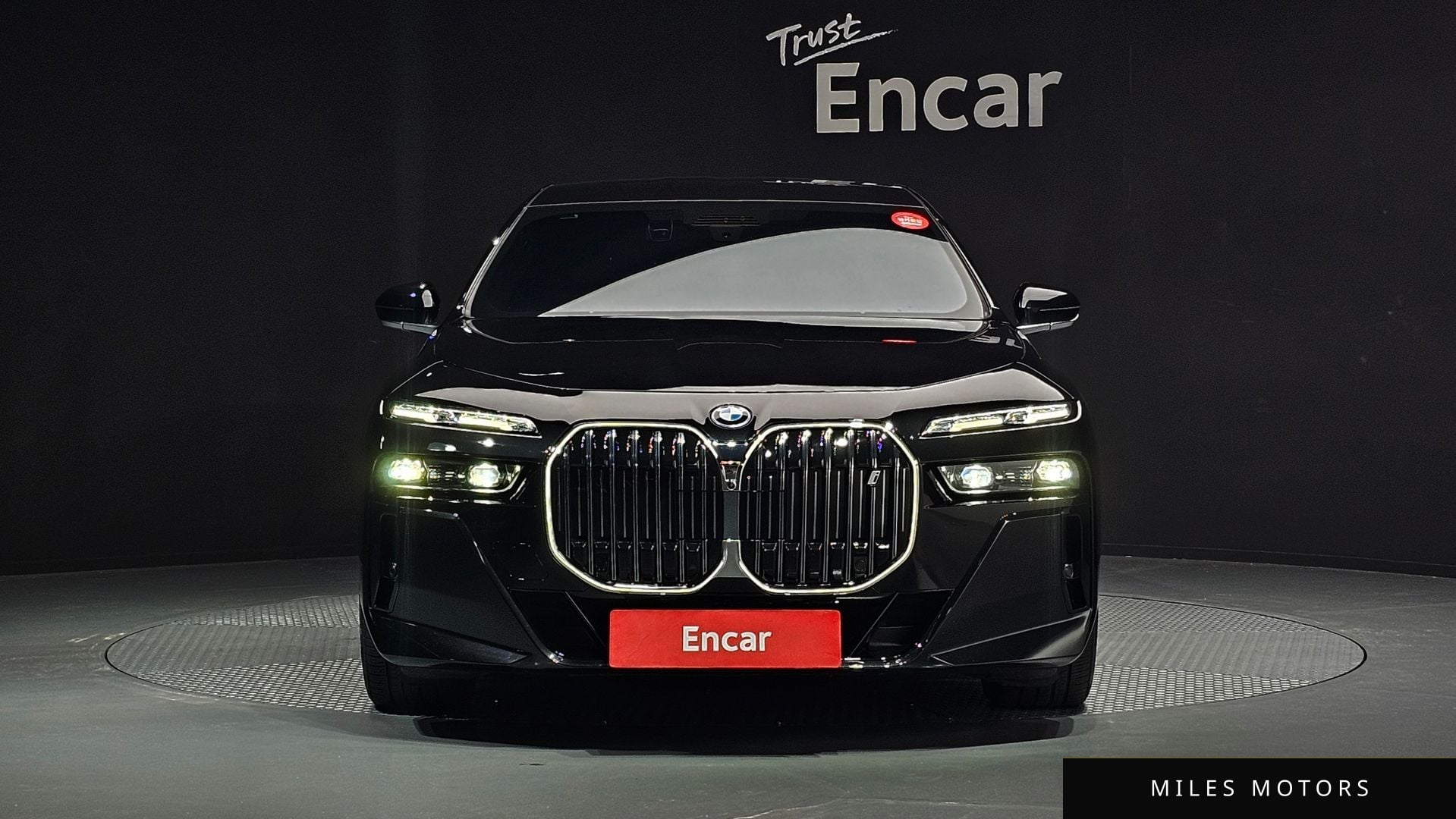 BMW i7 (G70) 2023 — миниатюра 2