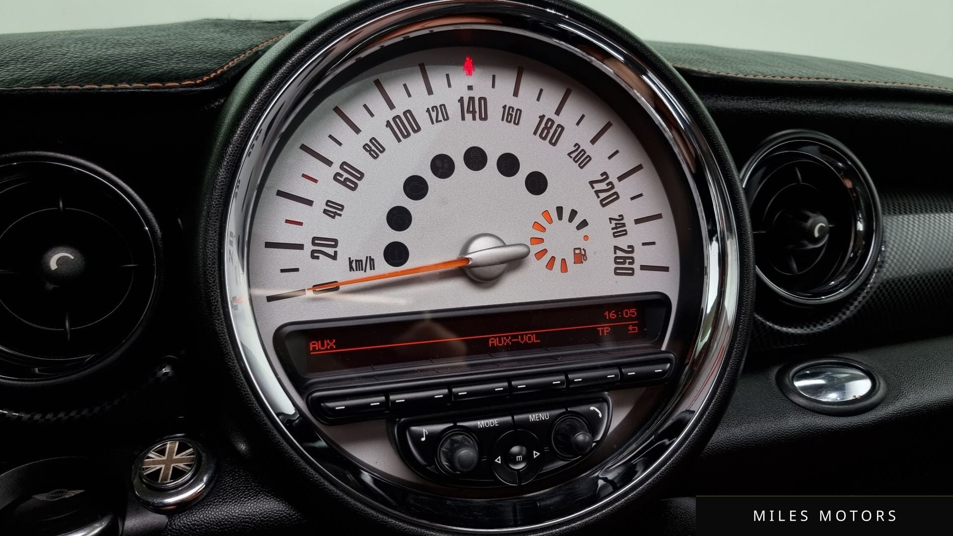 MINI 쿠퍼 S 클럽맨 2011 — миниатюра 19