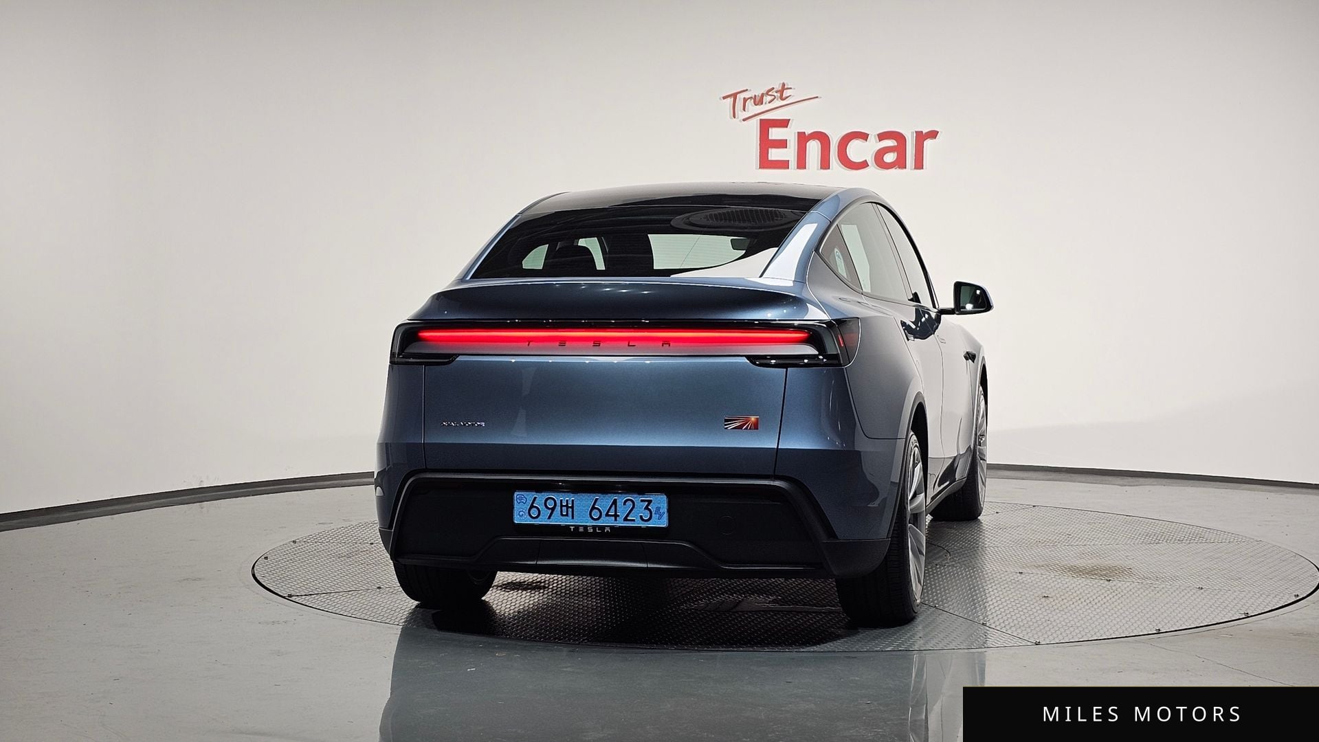 Tesla Model Y 2025 — миниатюра 4