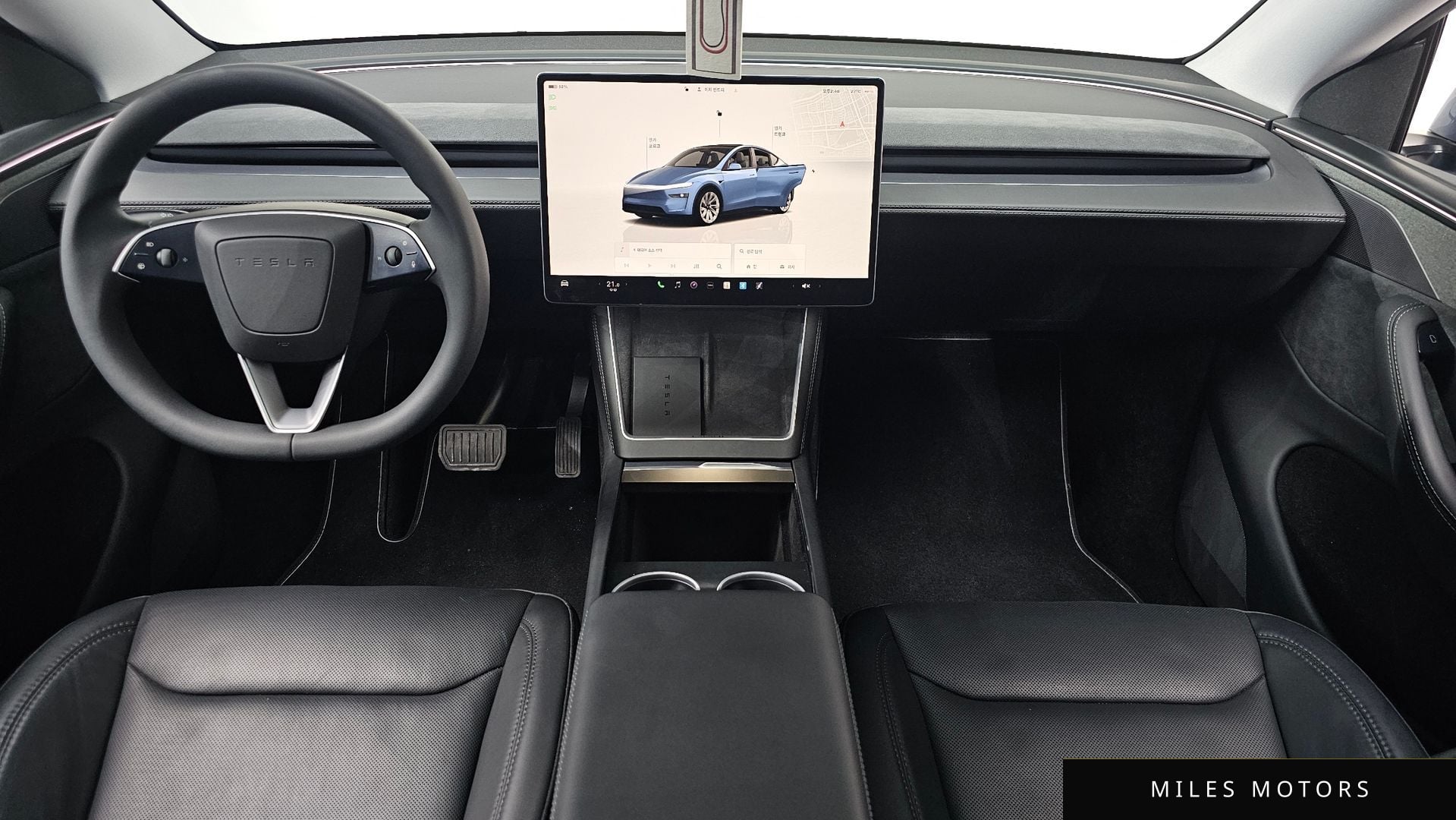 Tesla Model Y 2025 — миниатюра 7