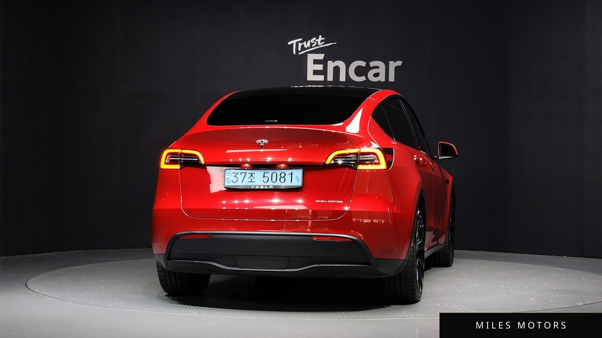 Tesla Model Y 2023 — миниатюра 4