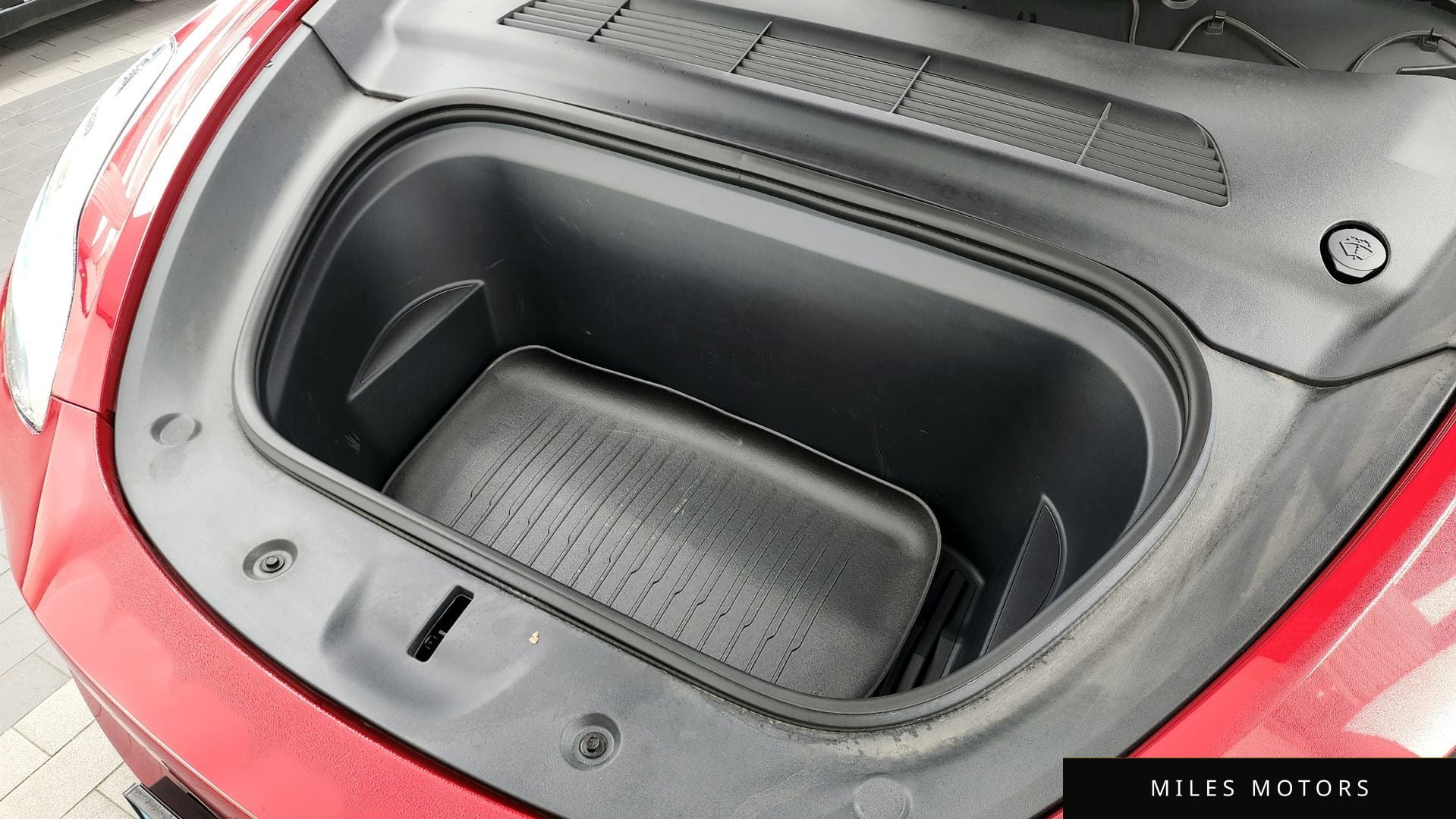 Tesla Model Y 2023 — миниатюра 6