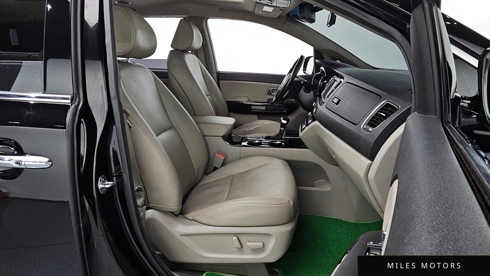 Kia Canival 2019 — миниатюра 10