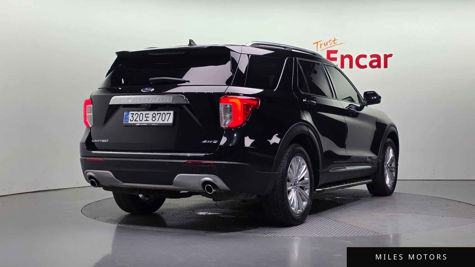 Ford Explorer 2021 — миниатюра 2