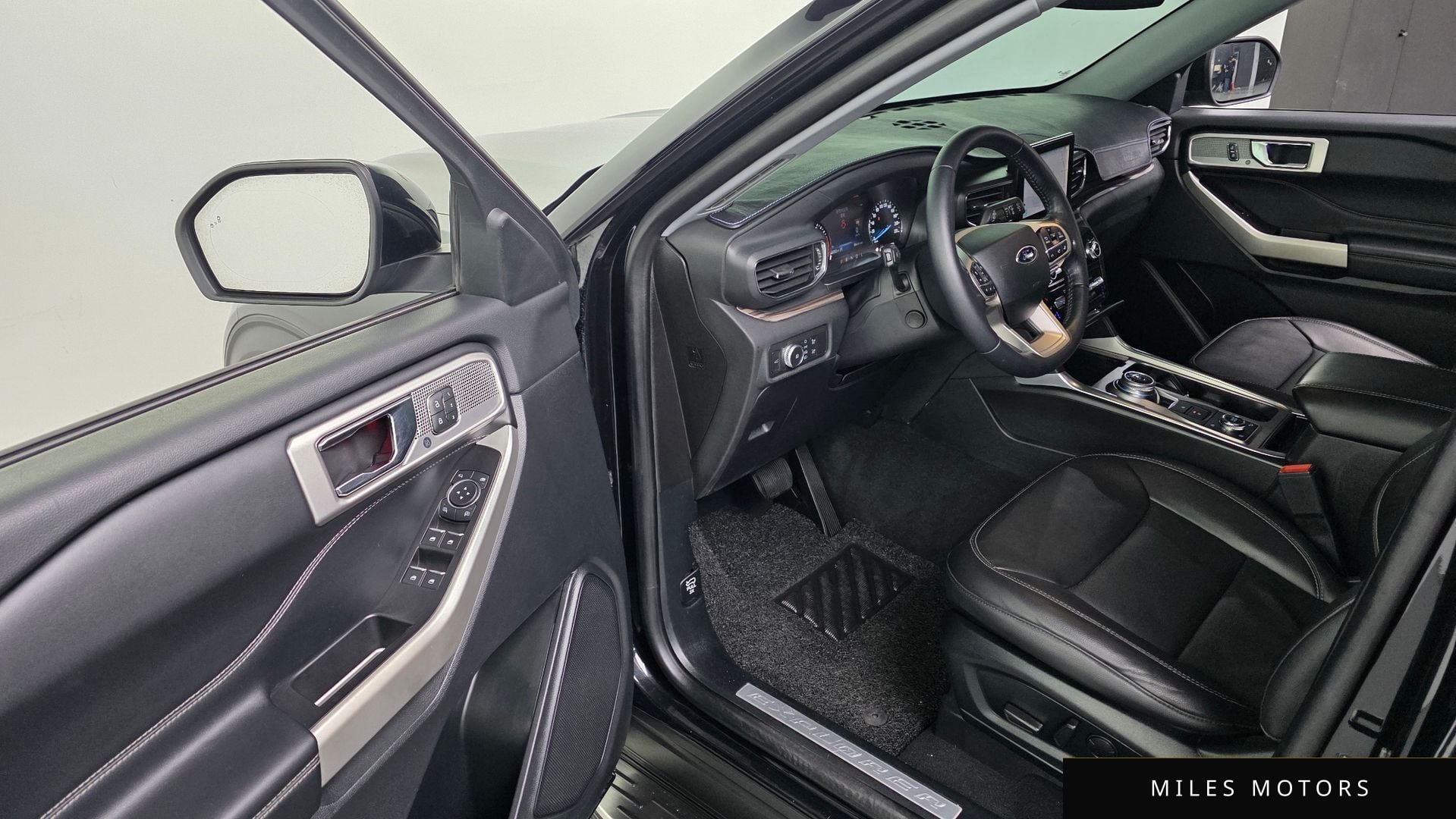 Ford Explorer 2021 — миниатюра 12