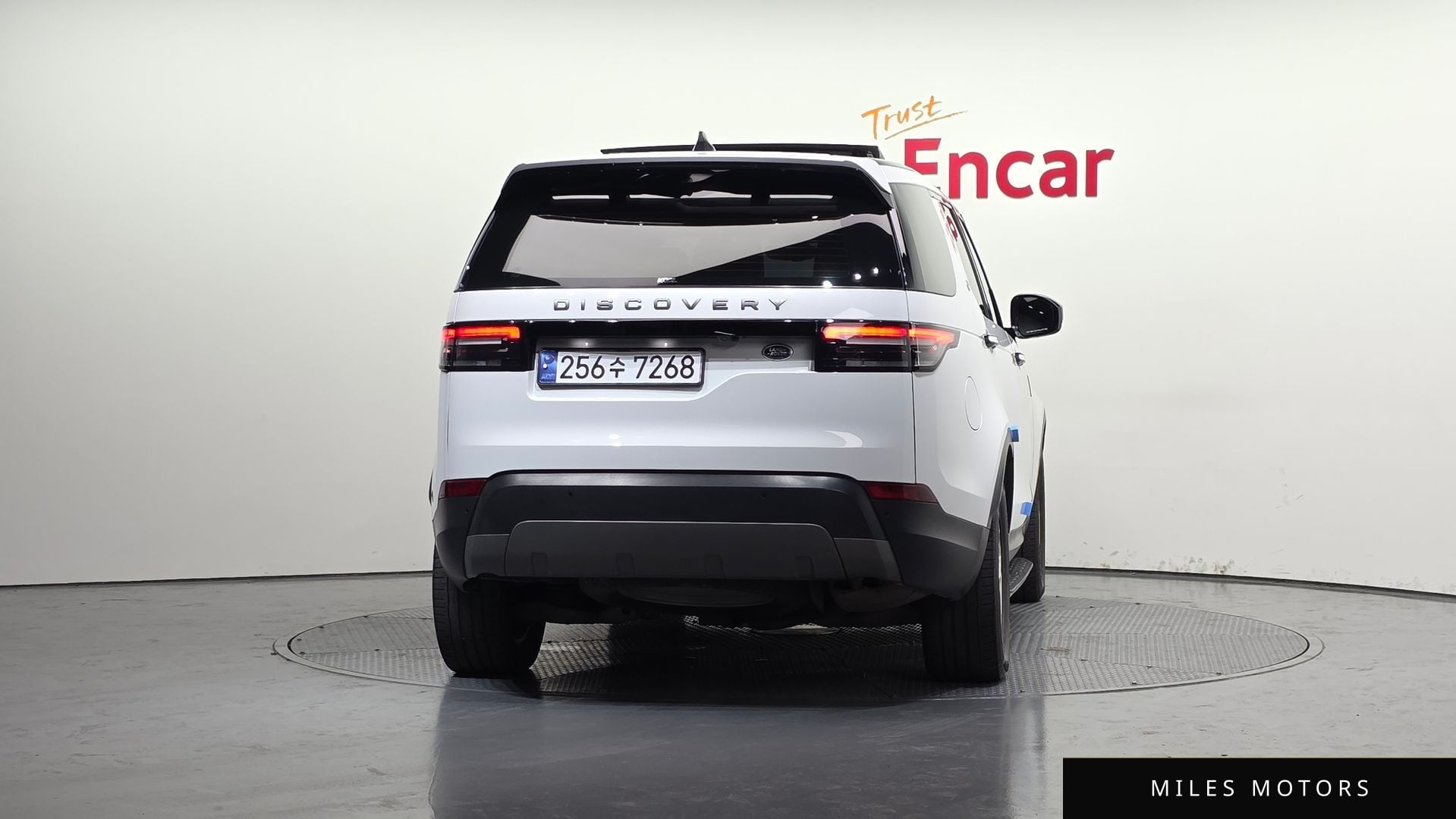 Land Rover Discovery 2018 — миниатюра 4