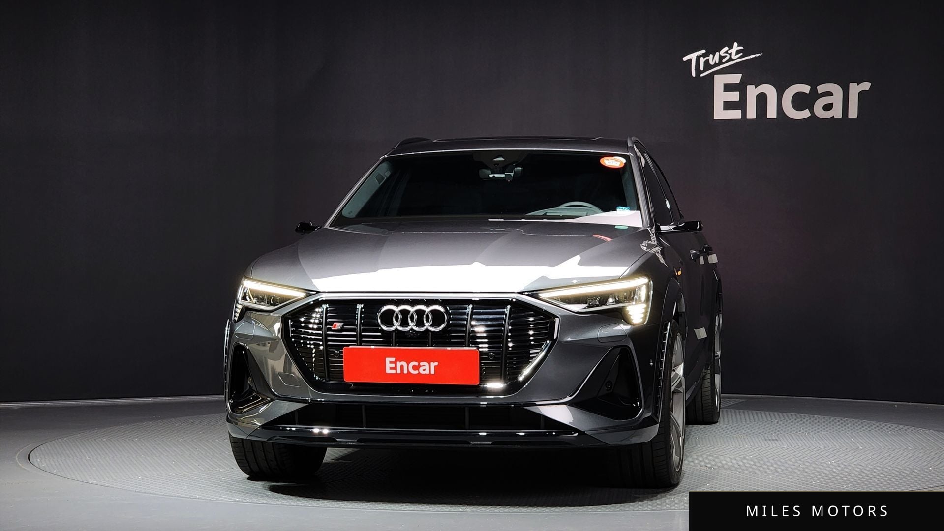 Audi e-tron 2023 — миниатюра 3