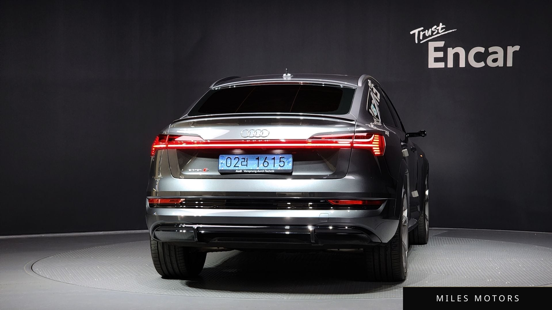 Audi e-tron 2023 — миниатюра 4