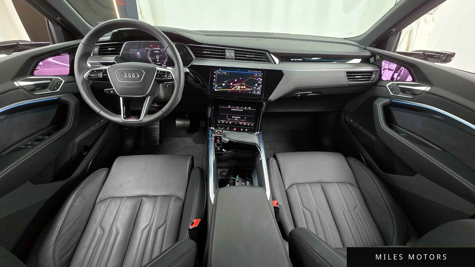 Audi e-tron 2023 — миниатюра 7