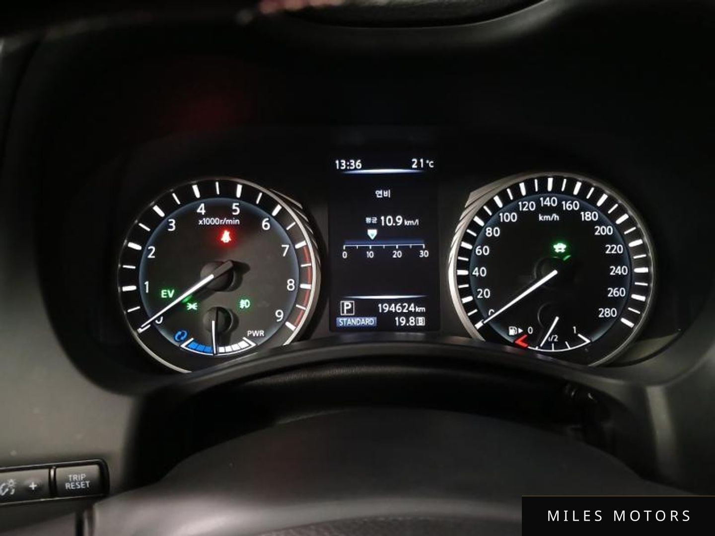Infiniti Q50 2018 — миниатюра 10