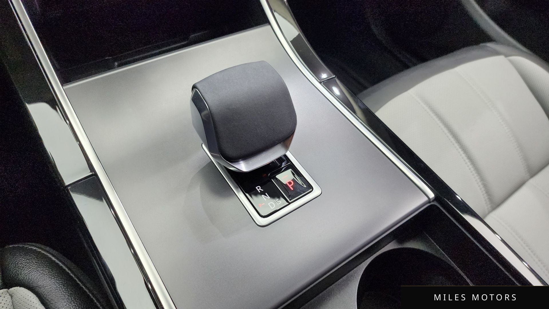 Land Rover Range Rover Evoque 2024 — миниатюра 9