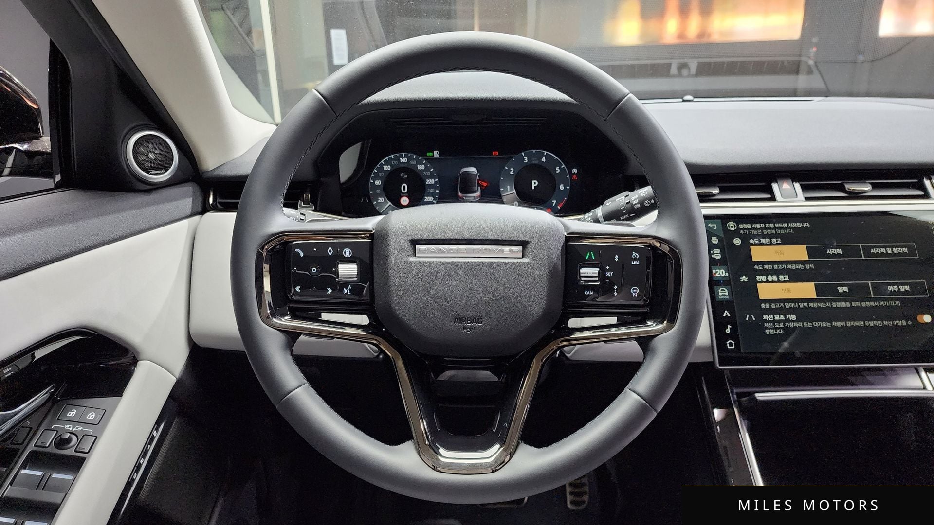 Land Rover Range Rover Evoque 2024 — миниатюра 13