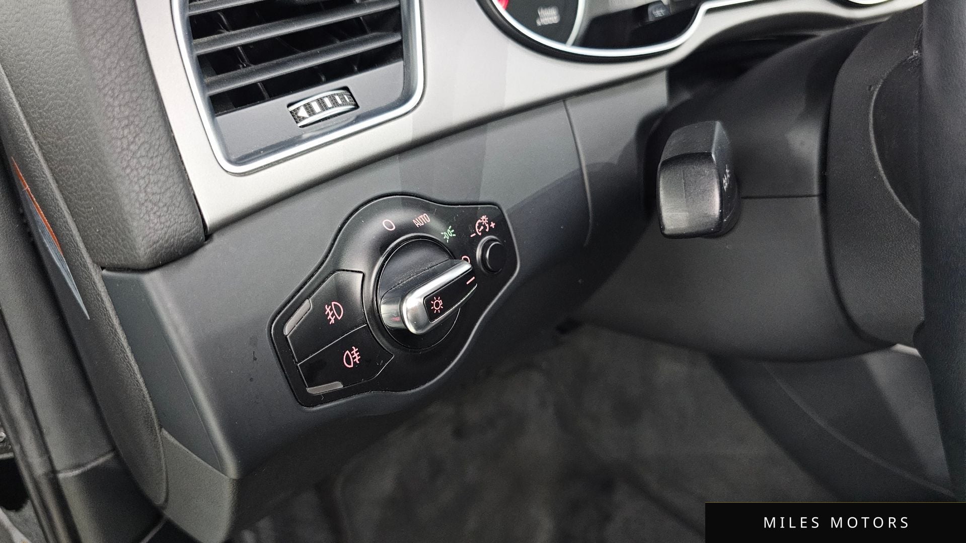 Audi A4 2015 — миниатюра 18