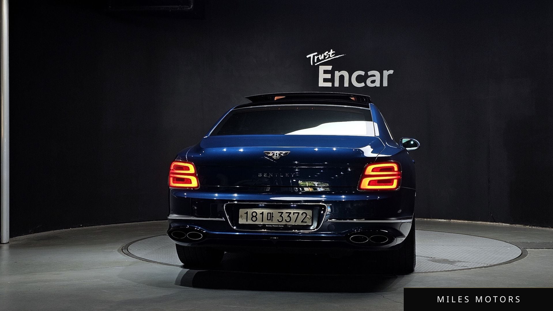 Bentley Flying Spur 2023 — миниатюра 4
