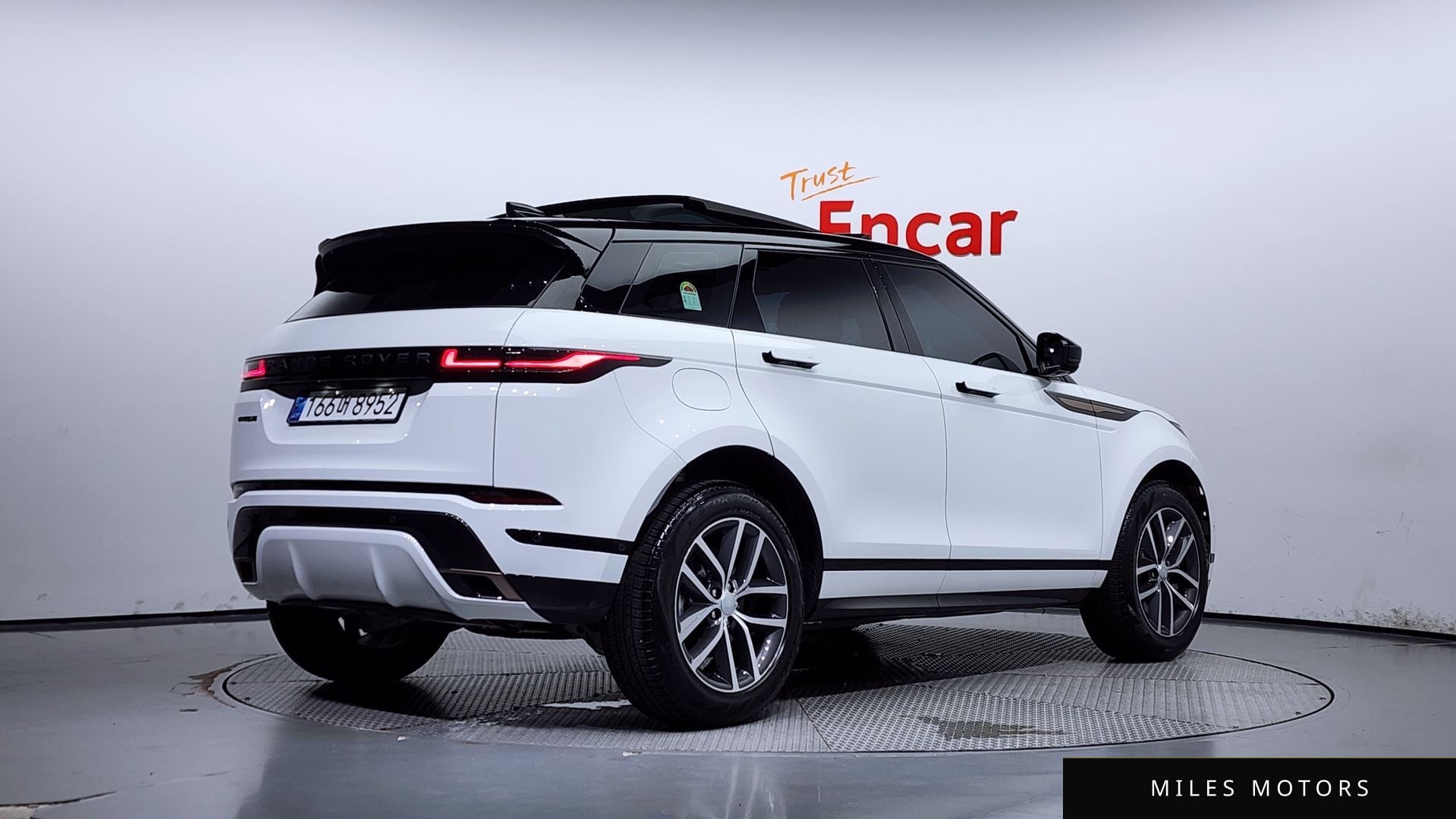 Land Rover 레인지로버 이보크 2025 — миниатюра 2