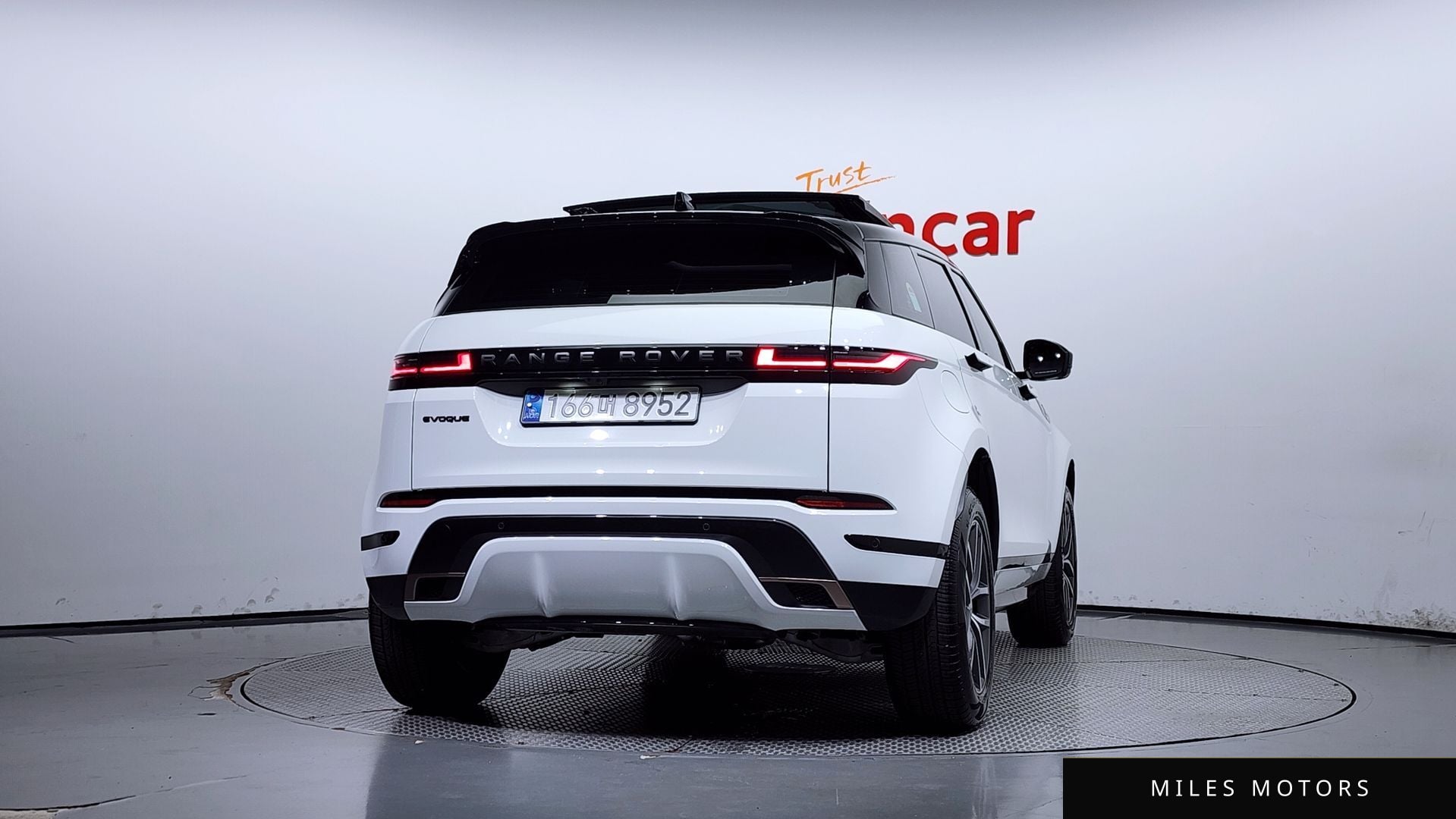 Land Rover 레인지로버 이보크 2025 — миниатюра 4