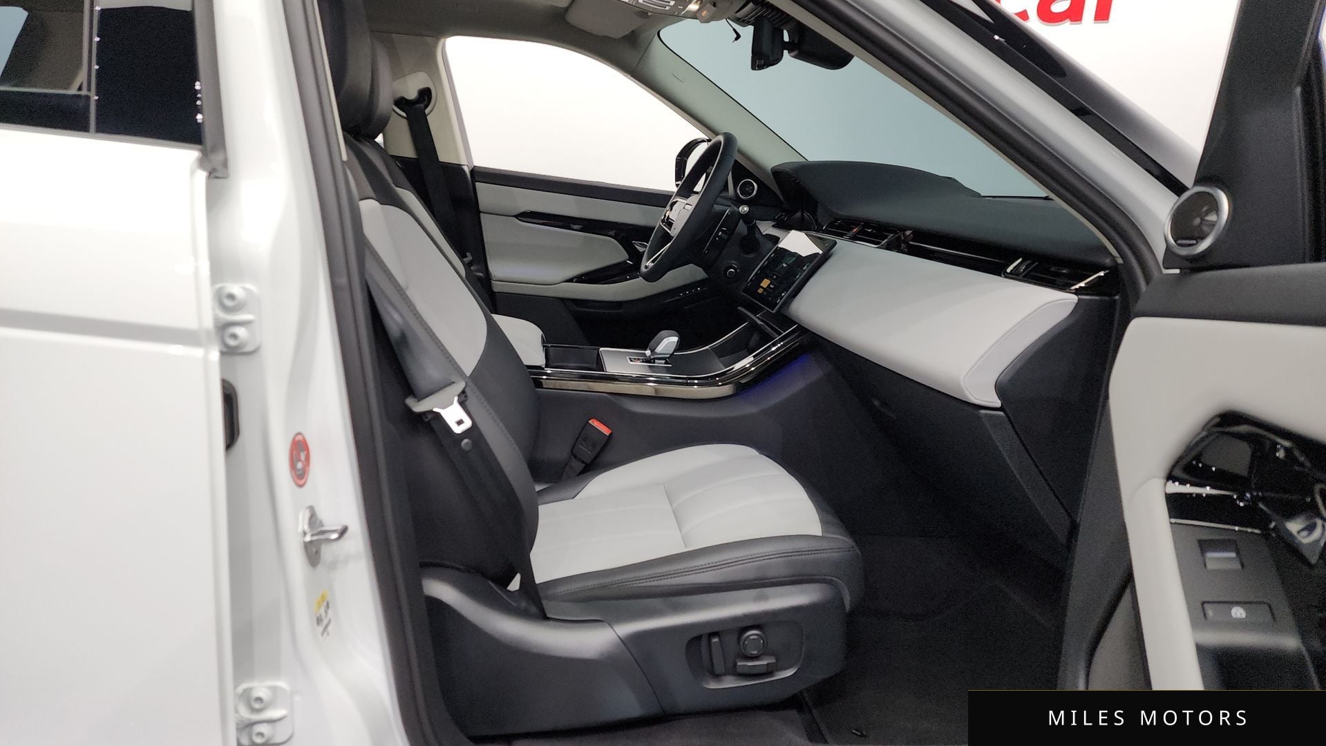 Land Rover 레인지로버 이보크 2025 — миниатюра 11