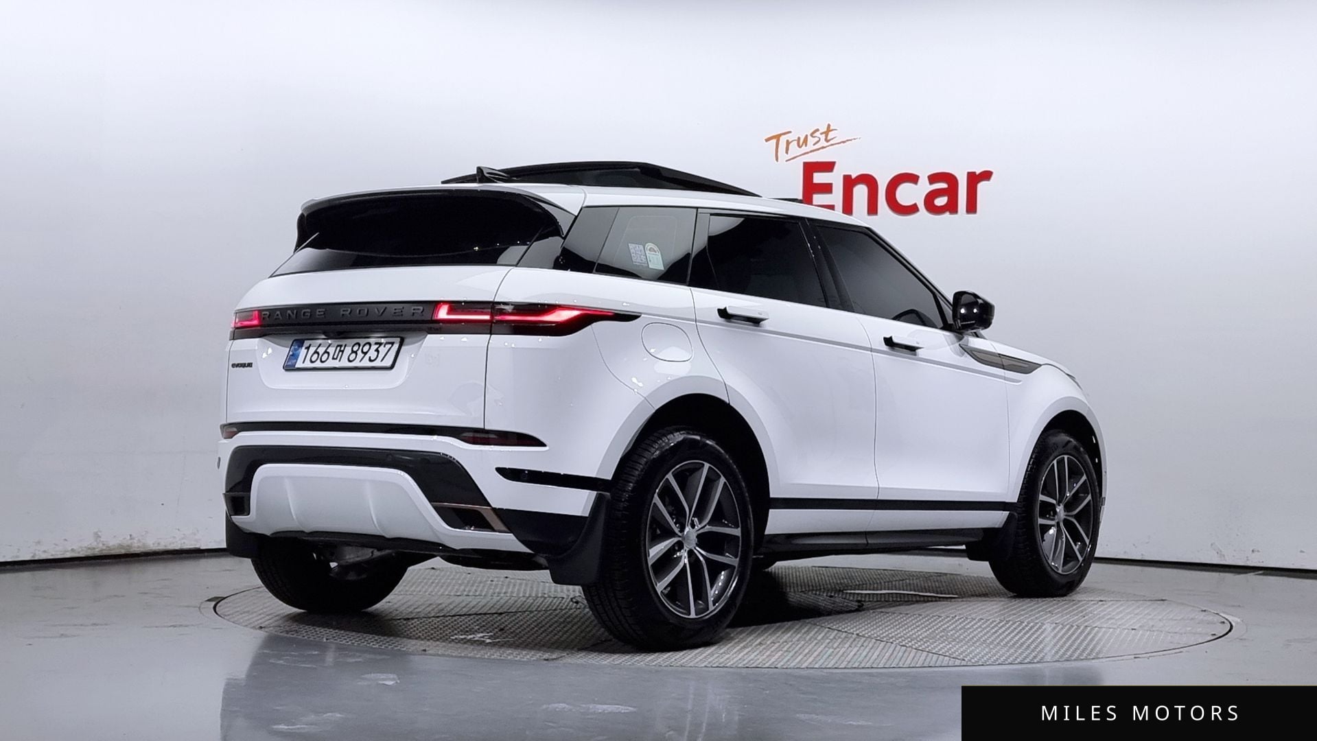 Land Rover 레인지로버 이보크 2025 — миниатюра 2