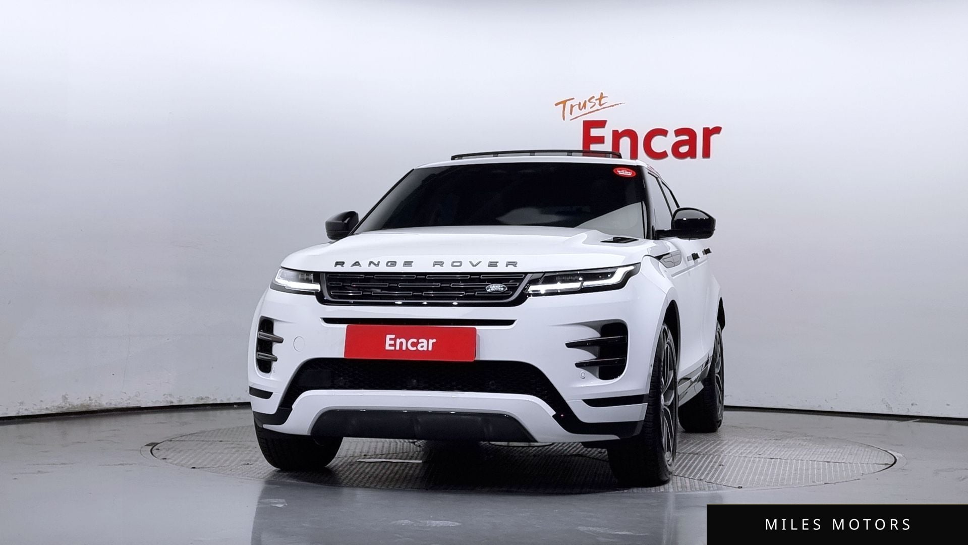 Land Rover 레인지로버 이보크 2025 — миниатюра 3