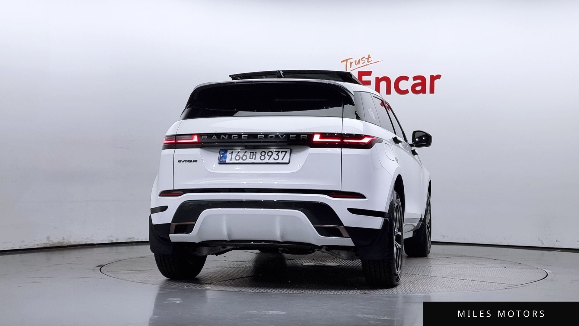 Land Rover 레인지로버 이보크 2025 — миниатюра 4