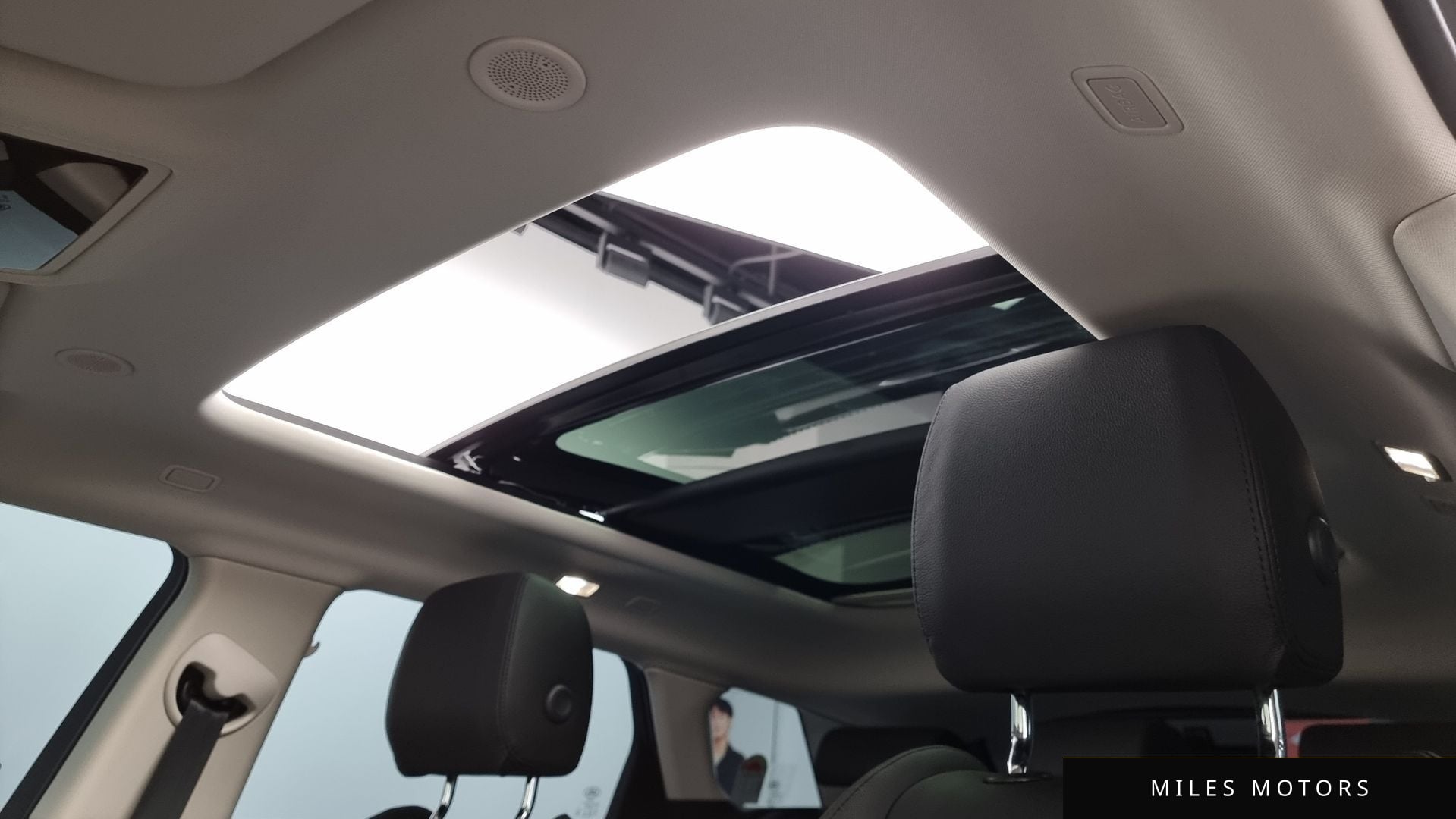 Land Rover 레인지로버 이보크 2025 — миниатюра 19