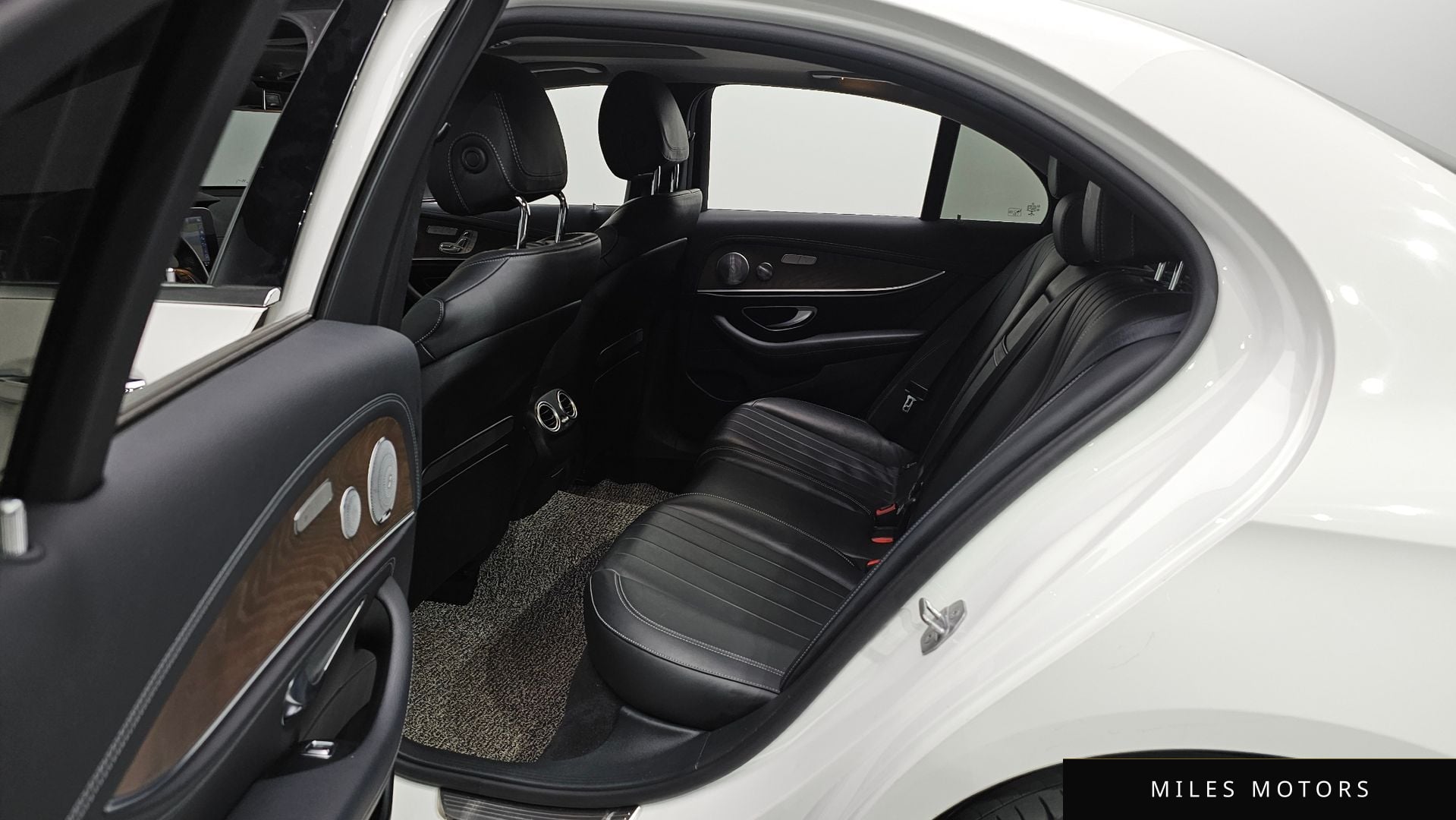 Mercedes-Benz E-Class W213 2018 — миниатюра 11