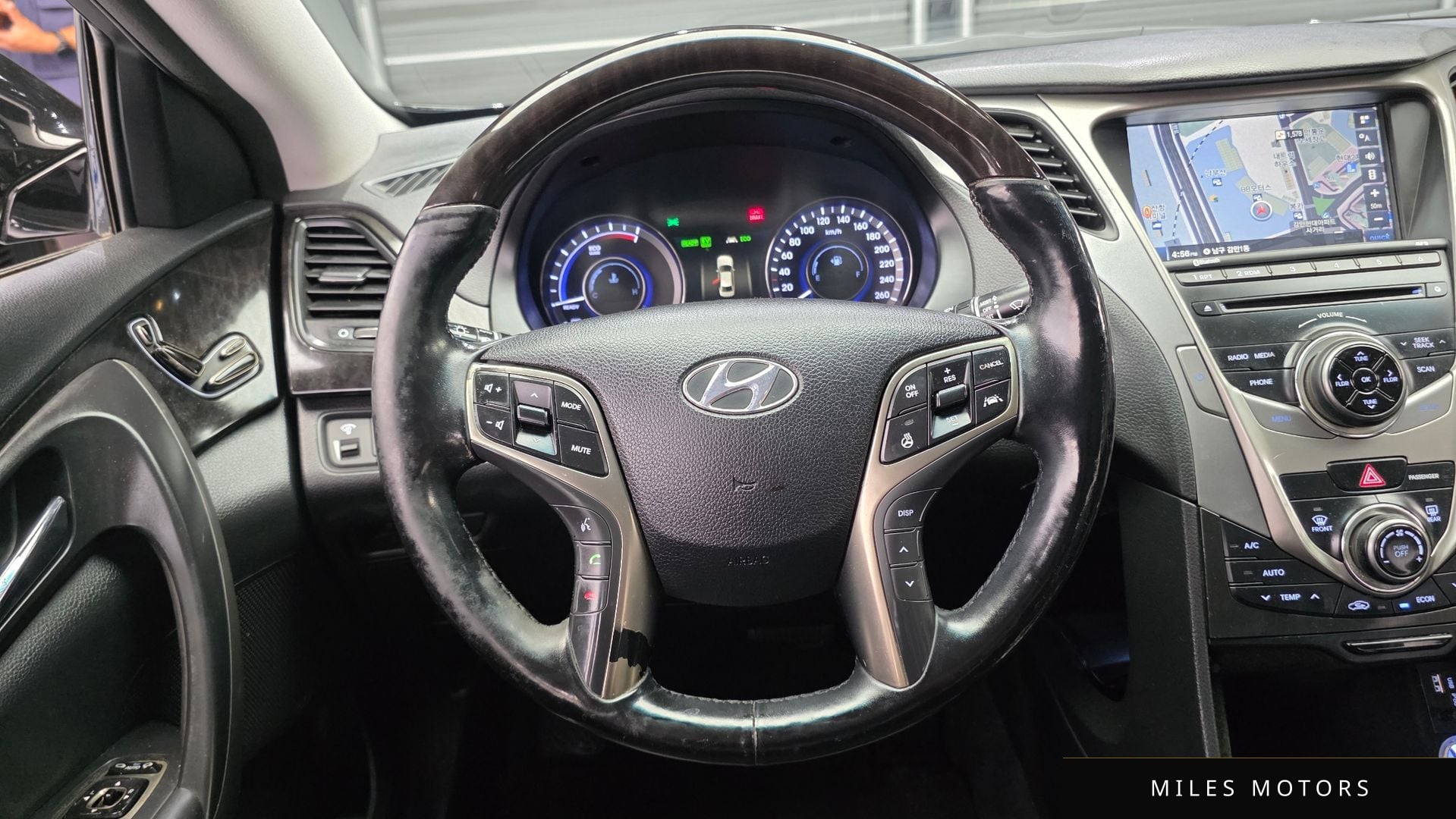Hyundai 그랜저 HG 하이브리드 2014 — миниатюра 13
