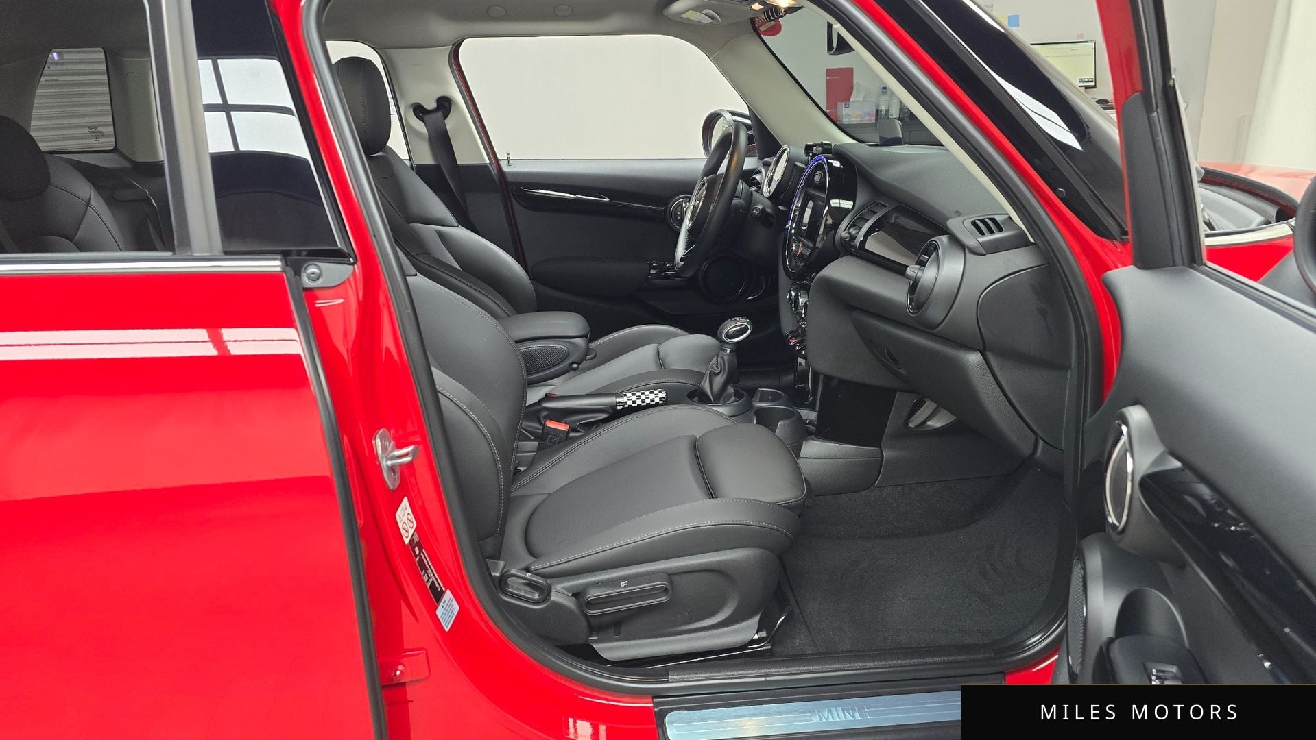 MINI 쿠퍼 2019 — миниатюра 11