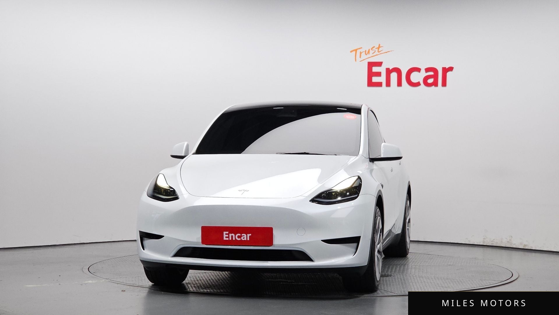 Tesla Model Y 2023 — миниатюра 3