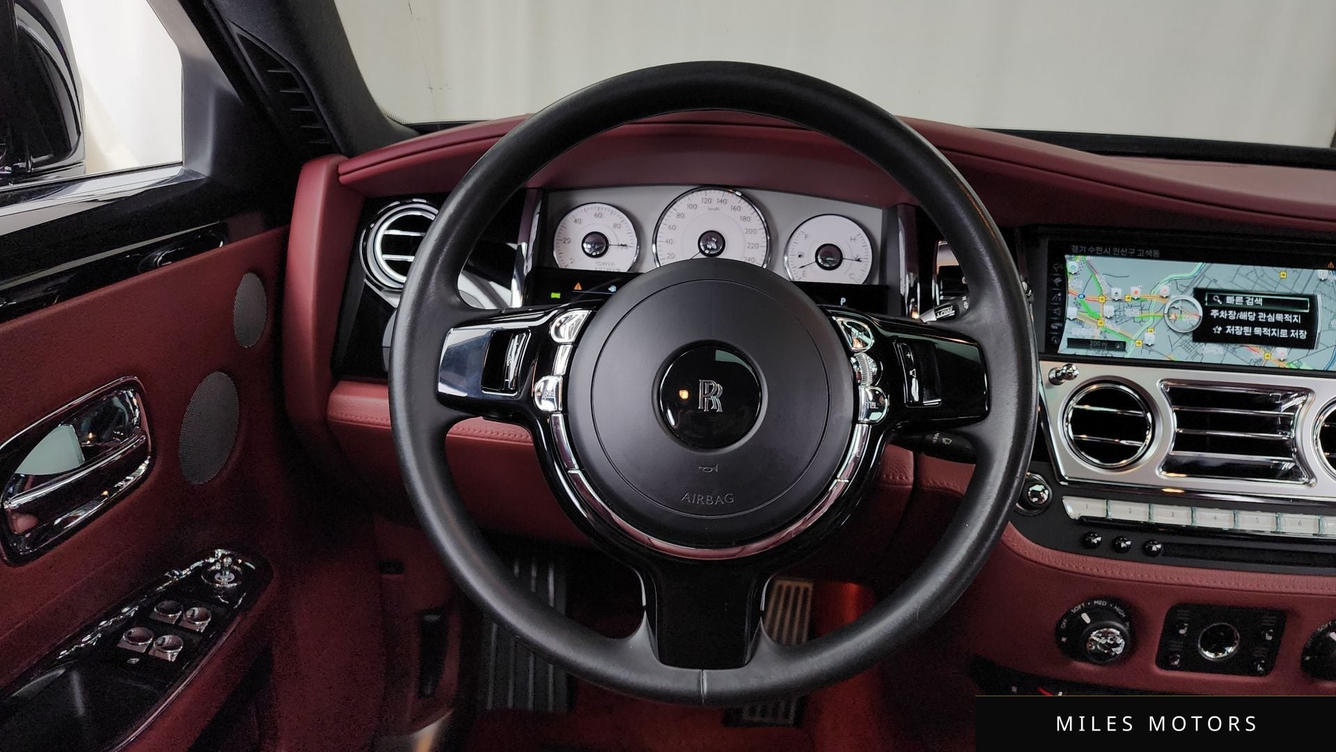 Rolls-Royce 고스트 2019 — миниатюра 13