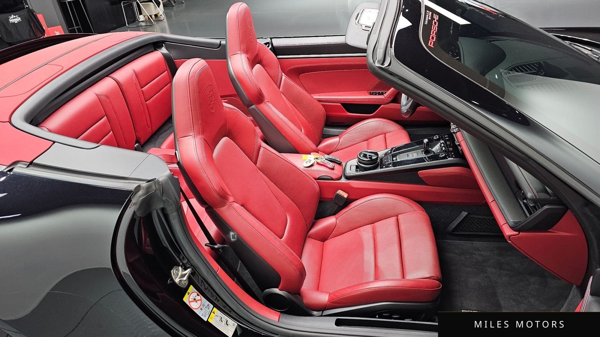 Porsche 911 (992) 2022 — миниатюра 10